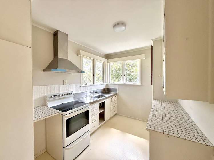 26 Tiroroa Avenue Te Atatu South_3