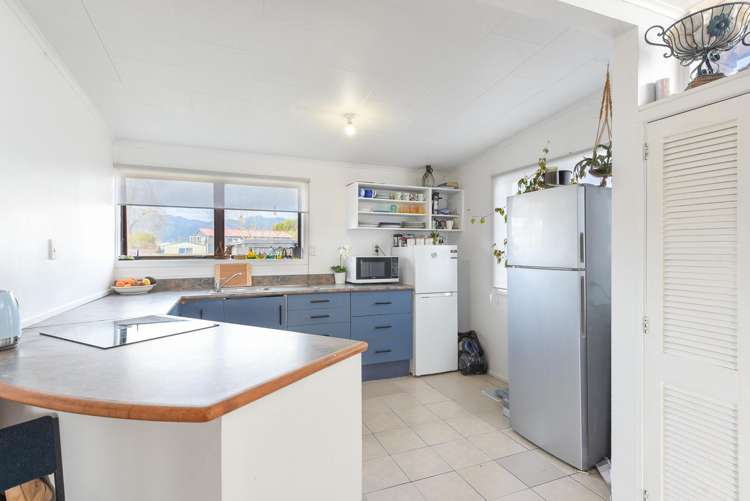 121 Pine Drive Murupara_7