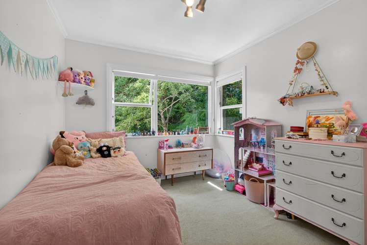 5 Tiniroa Grove Silverstream_17