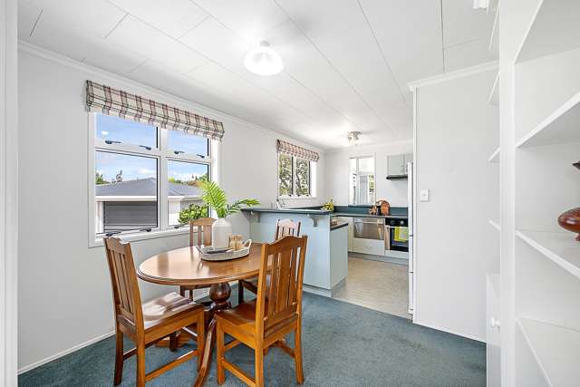 2 Ruthken Crescent Springlands_3