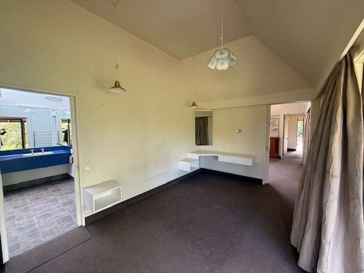 51 The Coastal Highway 9241_5