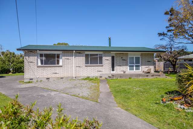 6 Farrier Grove Featherston_1