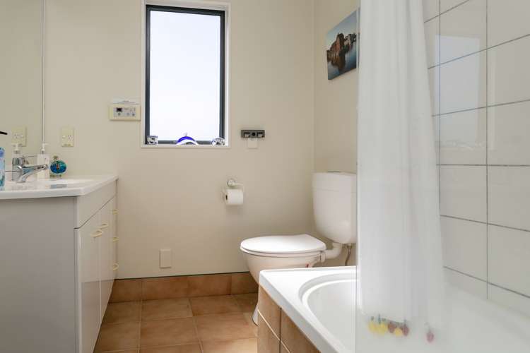 26 Robinson Terrace Rangatira Park_25