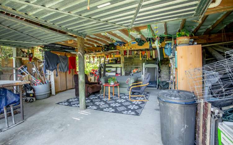 4 Staley Road Parau_13