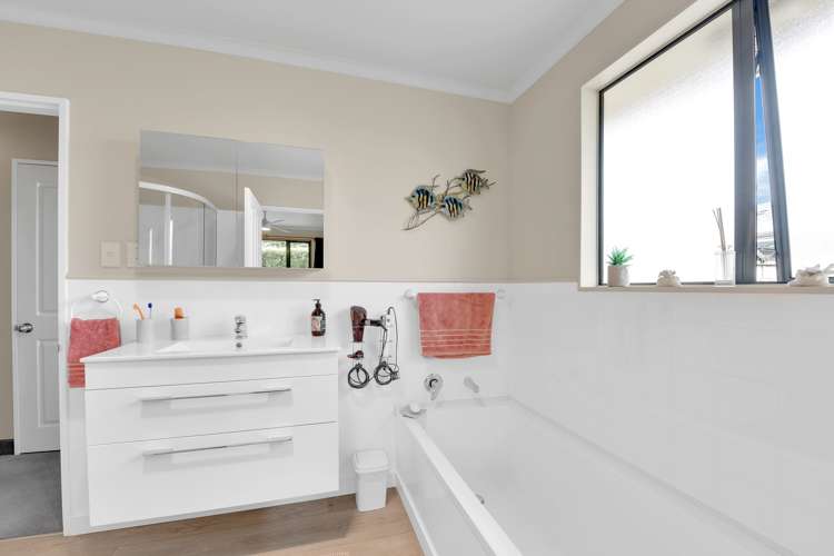 55 Aldinga Avenue Stoke_11