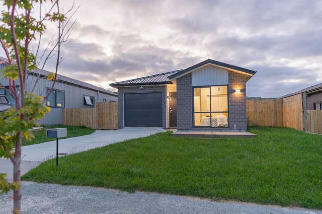 18 Rongomai Street Helensville_1