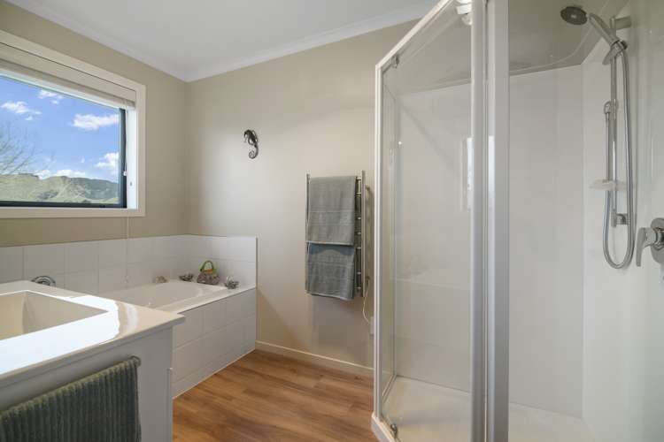 29 Katania Heights Brightwater_15