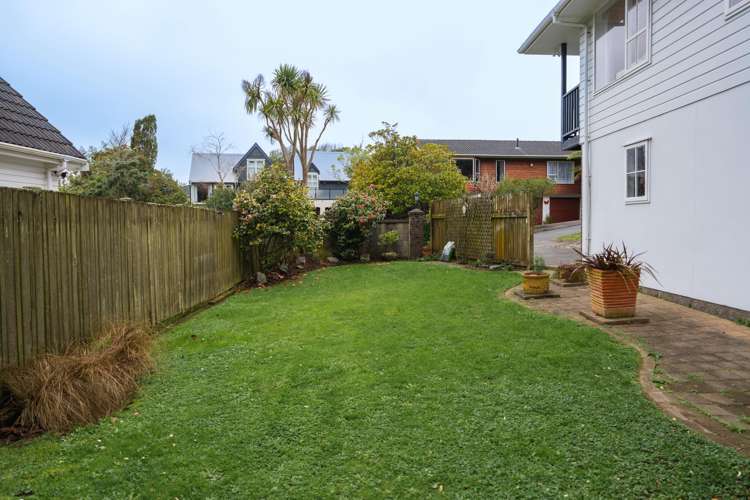12 Newnham Court Tawa_25