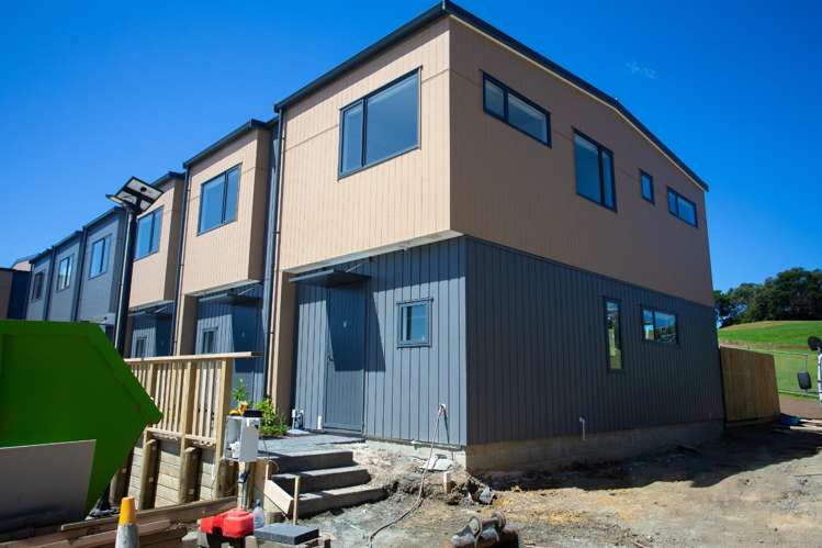 12/694 Whangaparaoa Road 1791_1