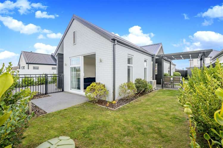 10 Faversham Lane Casebrook_17