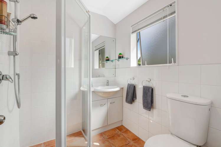 8 Tauranga Place Orewa_12