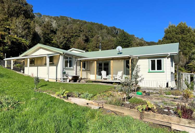 1042 Main Road Dobson_0