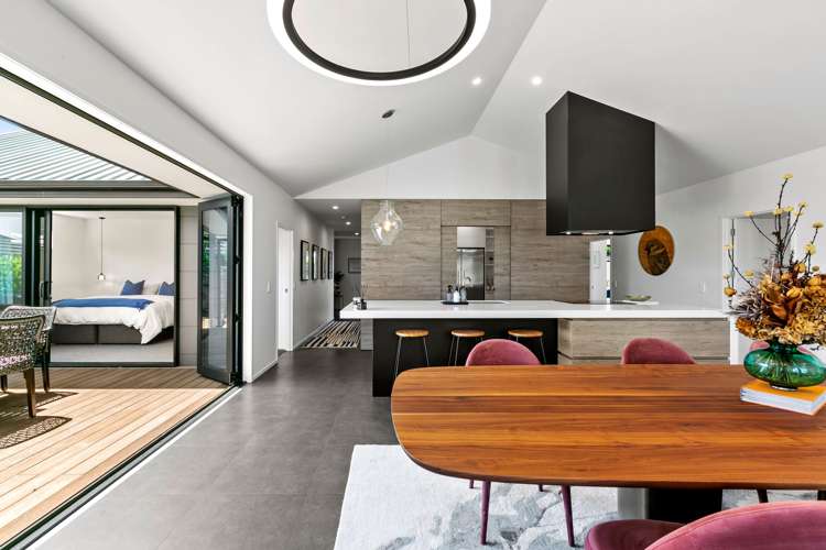 49b Links Drive Waiwhakaiho_5