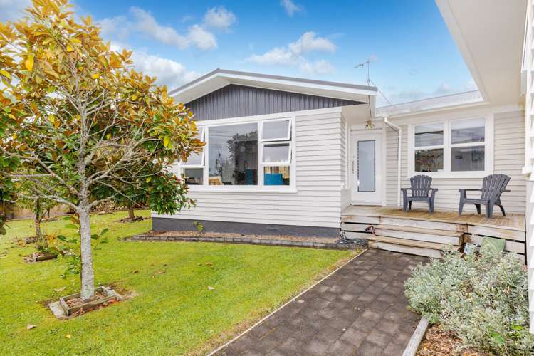 40 Southsea Crescent Silverdale_24