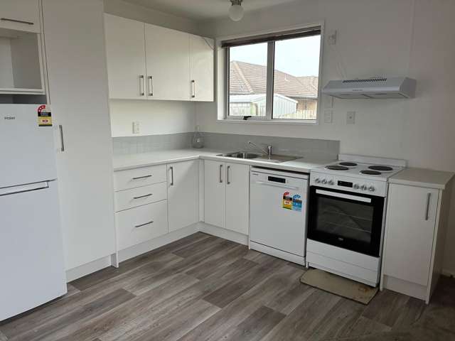 2/12 Chaucer Street Milton_1