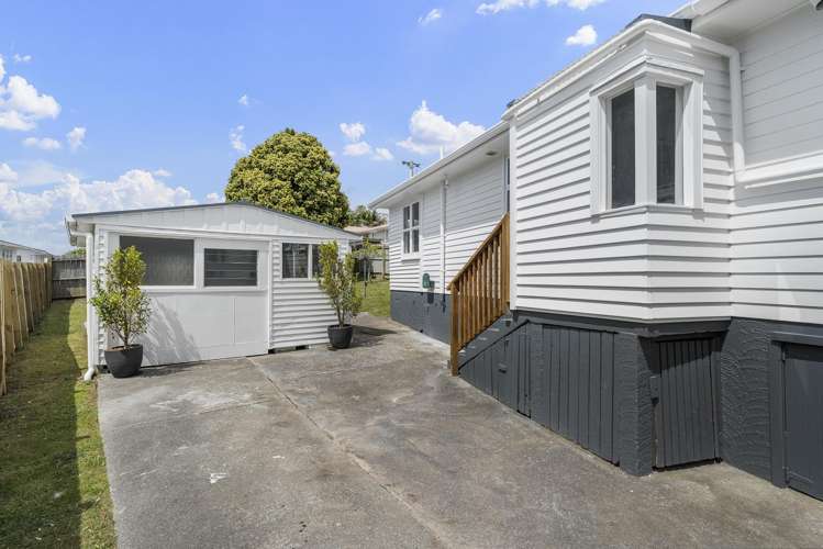 21 Fairclough Road Beach Haven_10