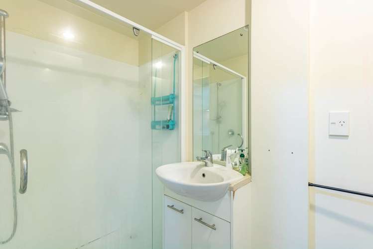 10J/23 Emily Place City Centre_9
