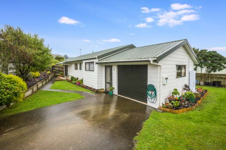 8 Ribbonwood Terrace Porirua East_1