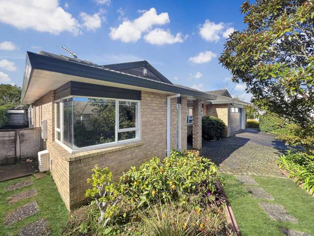 12 Stewart Gibson Place Manurewa_1