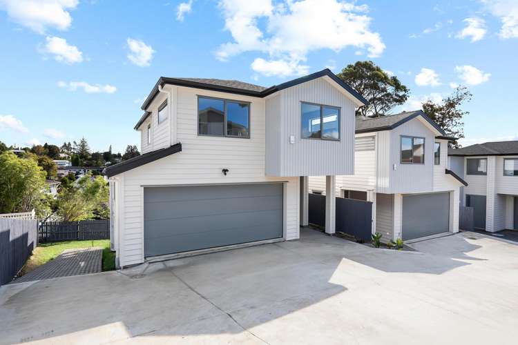 144 Oaktree Avenue_0