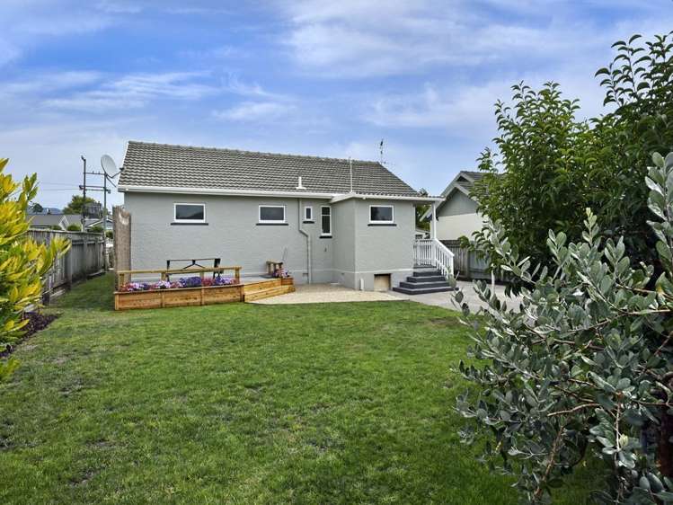 7 Maitland Avenue Stoke_16