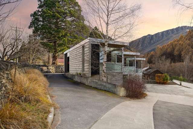 Lock-and-leave luxury in Arrowtown