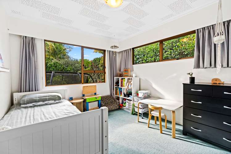 6 Fairway Drive Te Kamo_16