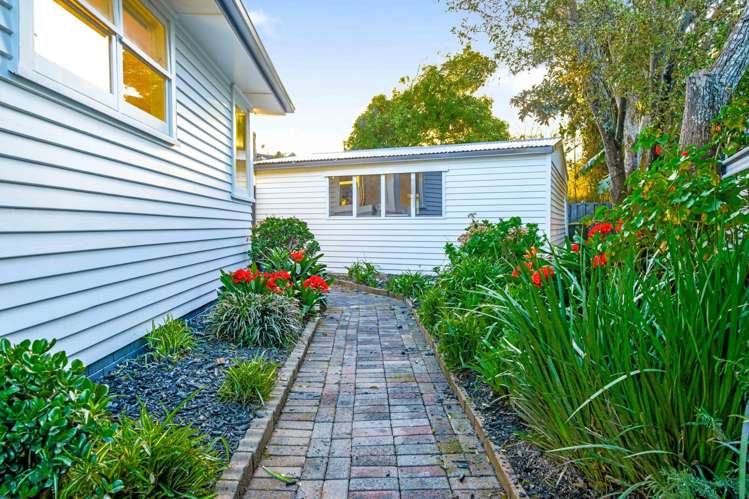 16 Lavinia Crescent Mangere East_9