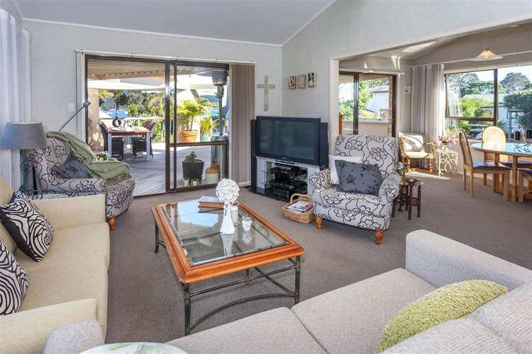 24 Dunlop Drive Pauanui_2