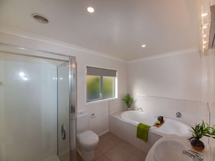 8 Sedgley Grove Churton Park_18