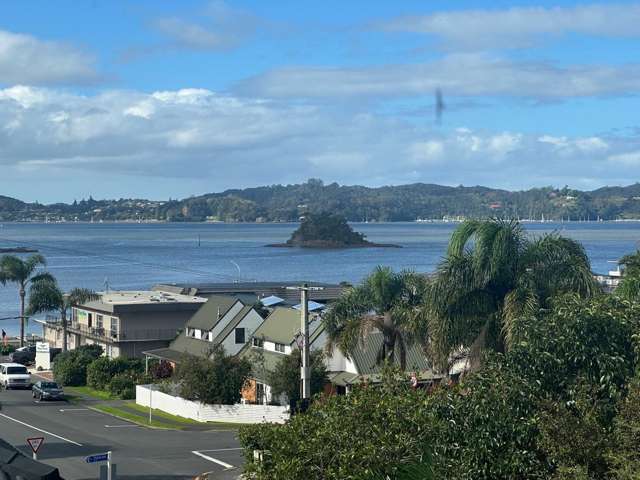 Location, Water views and All-Day Sun!