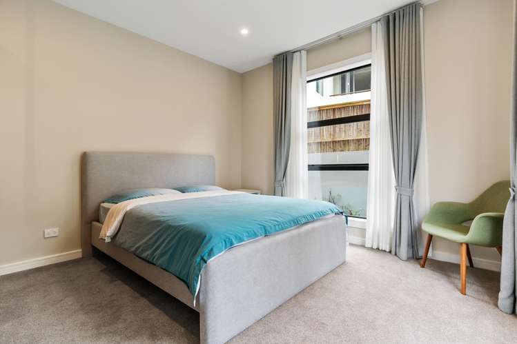 20c Beach Road Castor Bay_20