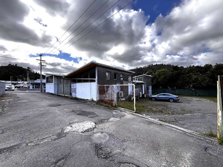 122,130,134-136 Main Road Wainuiomata_11