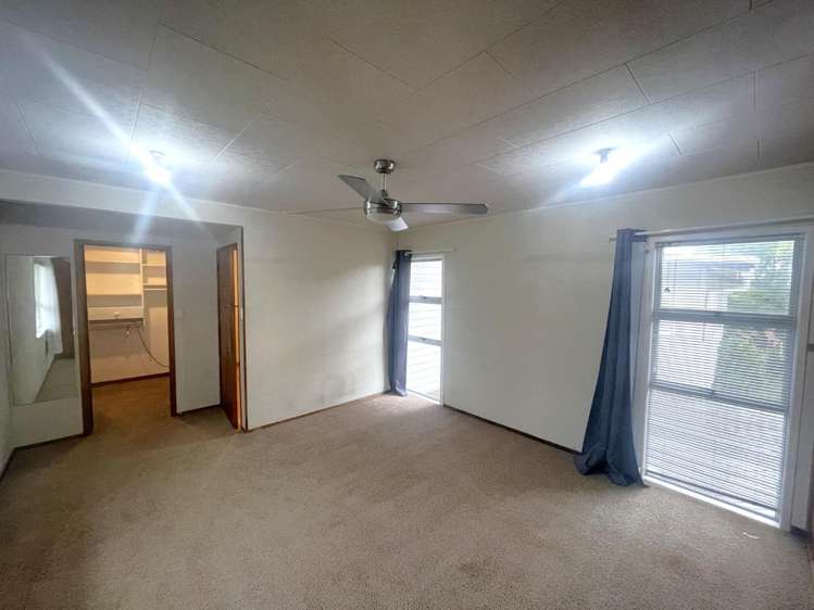 2 Boler Place New Lynn_12