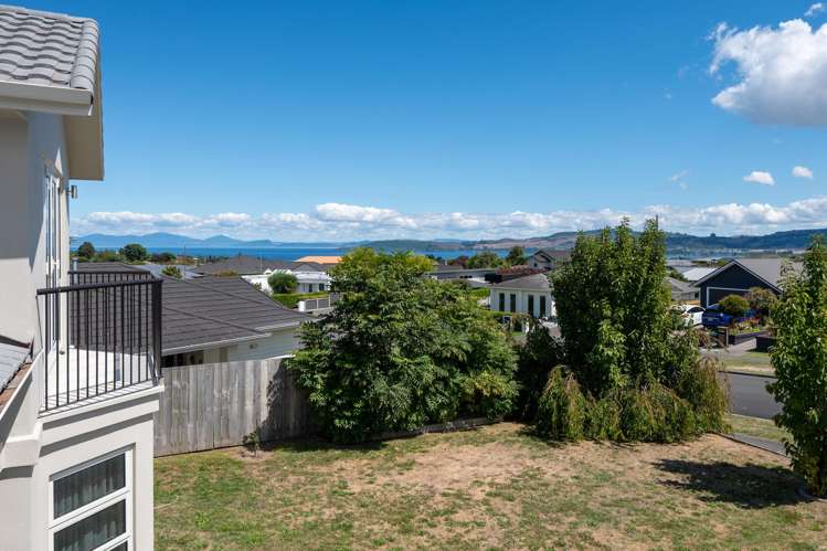 28 Magnolia Rise Waipahihi_27
