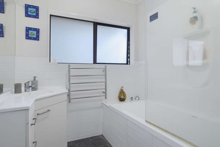 28 Kahurangi Drive Rangatira Park_18