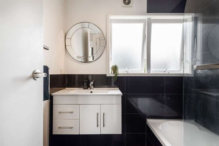 2/58 Girrahween Drive Totara Vale_6