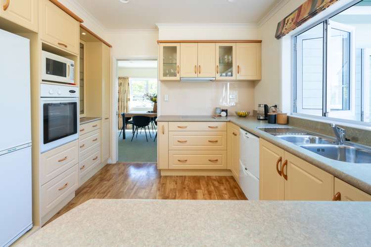 68 Ocean Road Paraparaumu Beach_17