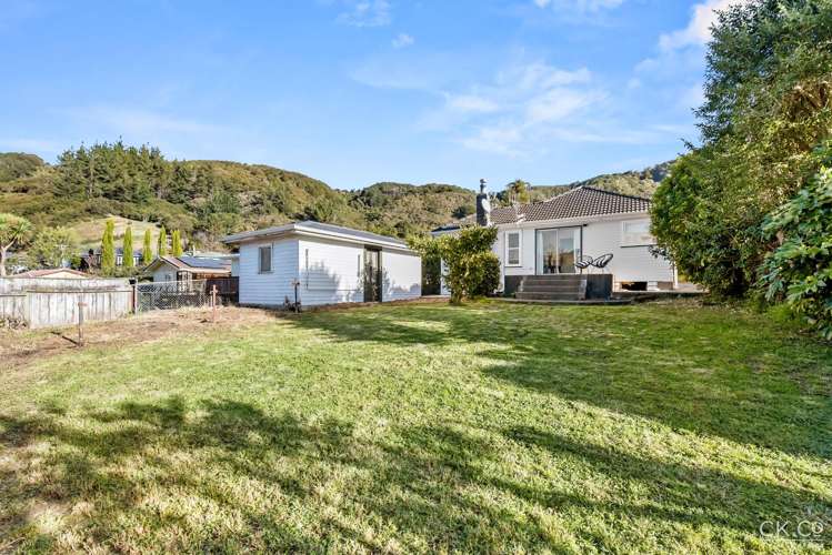 5 Reid Road Wainuiomata_14