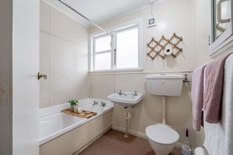 55 Upham Terrace Roslyn_13