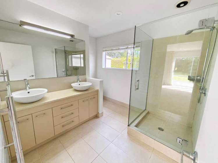 533 Johns Road Harewood_10