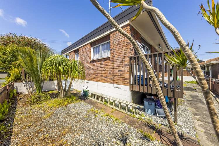 1/11 Queen Street Papakura_6