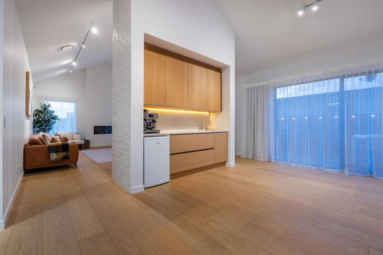 24 Phoenix palms Grove Levin_6