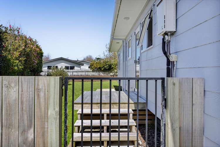 6 Camellia Avenue Bell Block_20