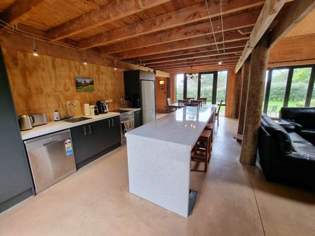 144 Ara-Kotinga Whitford_1