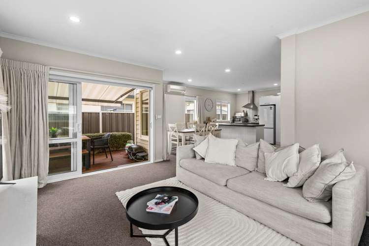 2 Warwick Crescent_4