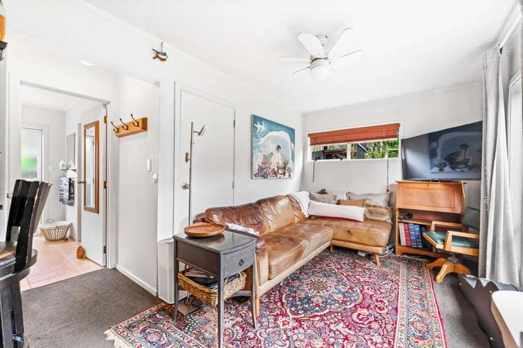 45 John Dee Crescent Red Beach_17