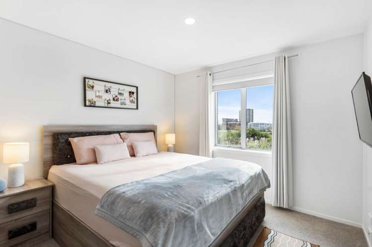 23 Ceramic Lane New Lynn_6