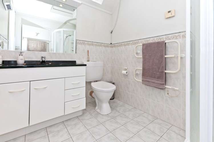 1/1 Malabar Drive Ellerslie_11