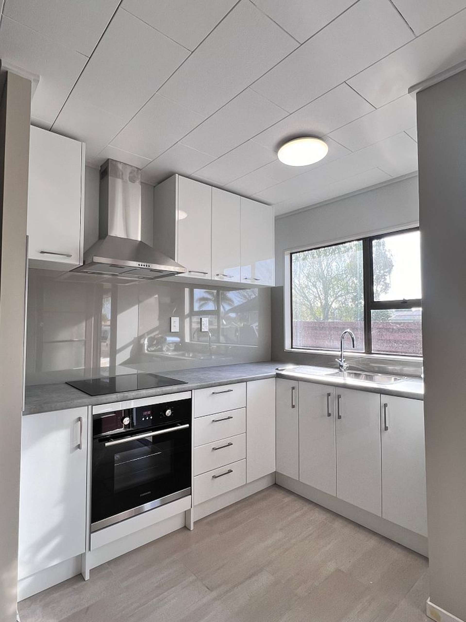 2/757 Gladstone Road Te Hapara_0